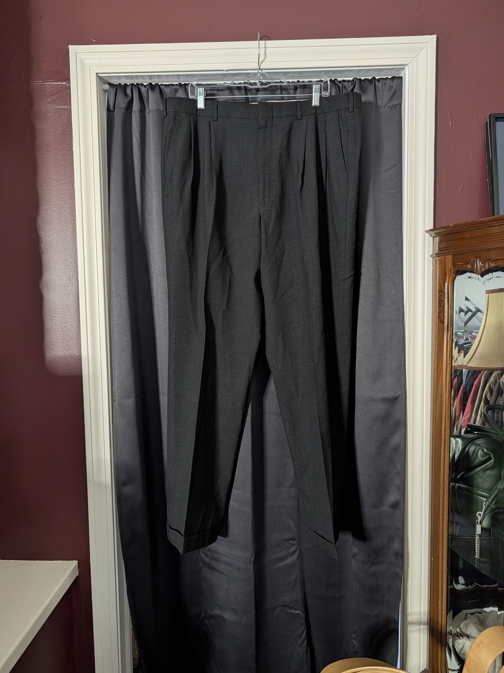 Brooks Brothers Vintage MiUSA Men's Pleated Cuffed Dress Pants in Charcoal 40